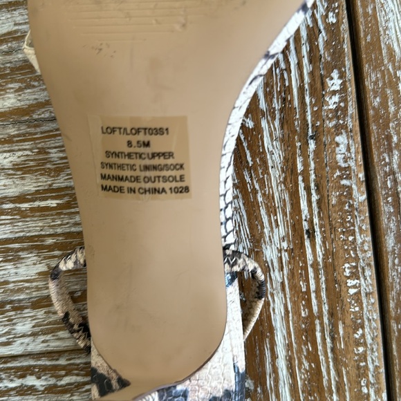 Steve Madden - Sandals - GUC - Picture 7 of 10